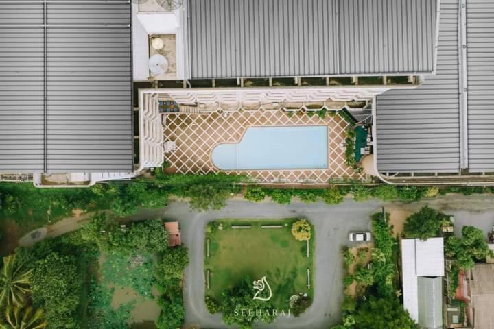 Seeharaj Hotel Uttaradit Bagian luar foto