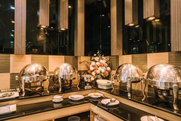 Seeharaj Hotel Uttaradit Bagian luar foto