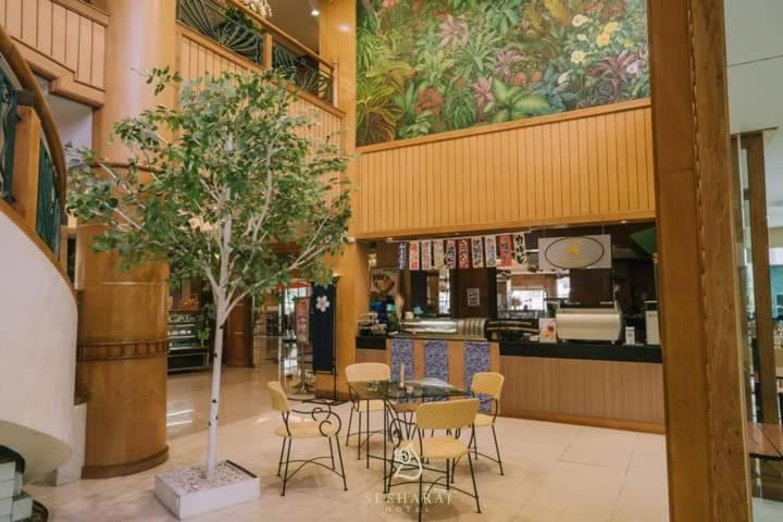Seeharaj Hotel Uttaradit Bagian luar foto
