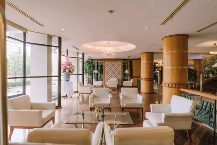 Seeharaj Hotel Uttaradit Bagian luar foto
