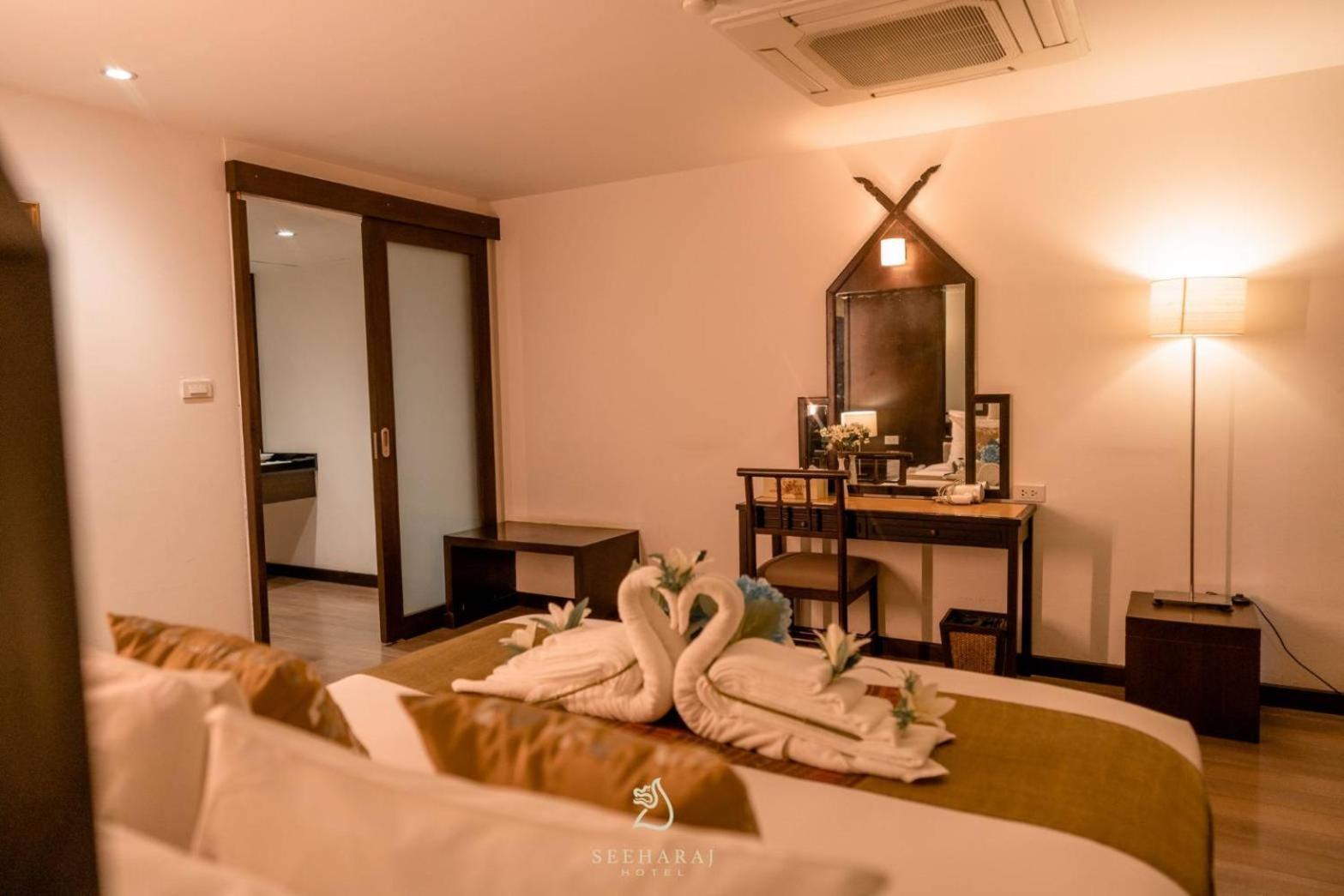 Seeharaj Hotel Uttaradit Bagian luar foto