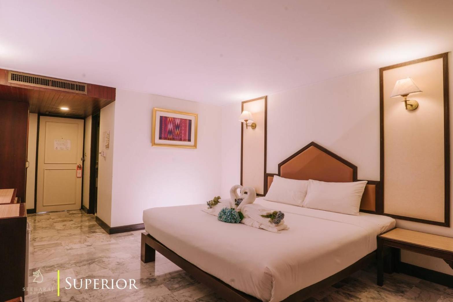 Seeharaj Hotel Uttaradit Bagian luar foto