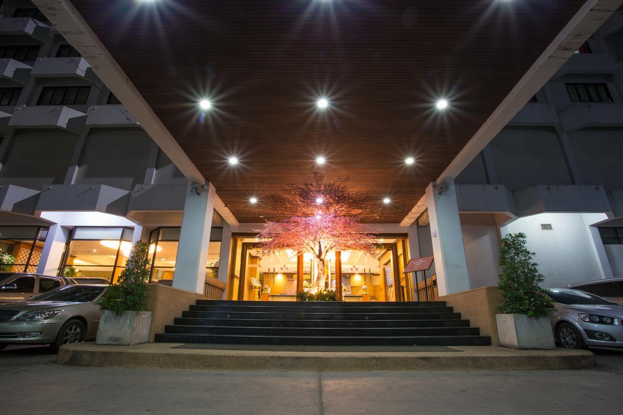 Seeharaj Hotel Uttaradit Bagian luar foto