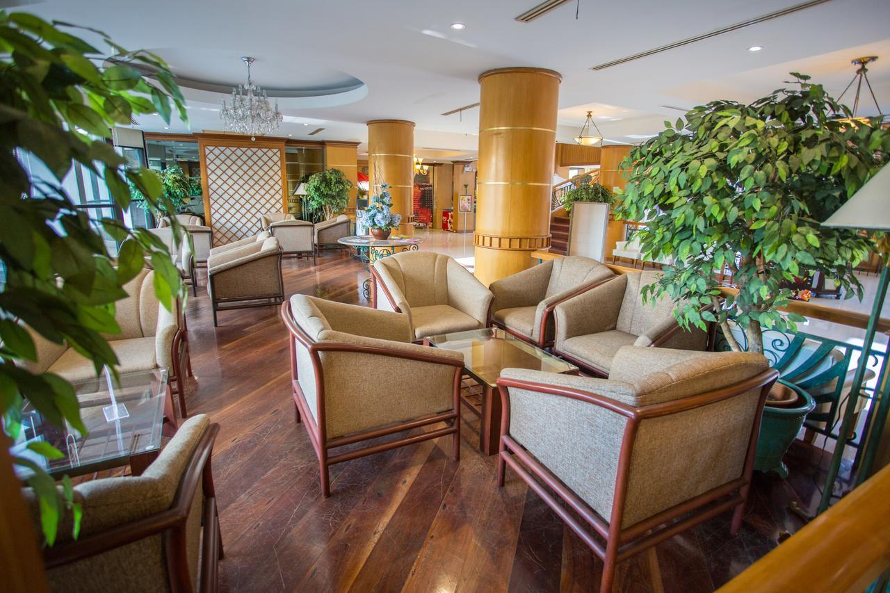 Seeharaj Hotel Uttaradit Bagian luar foto