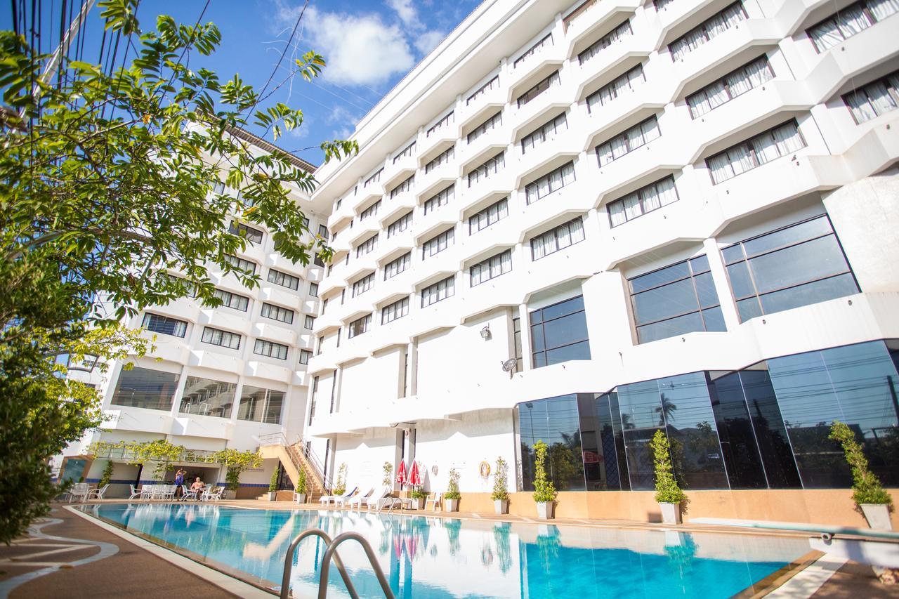 Seeharaj Hotel Uttaradit Bagian luar foto