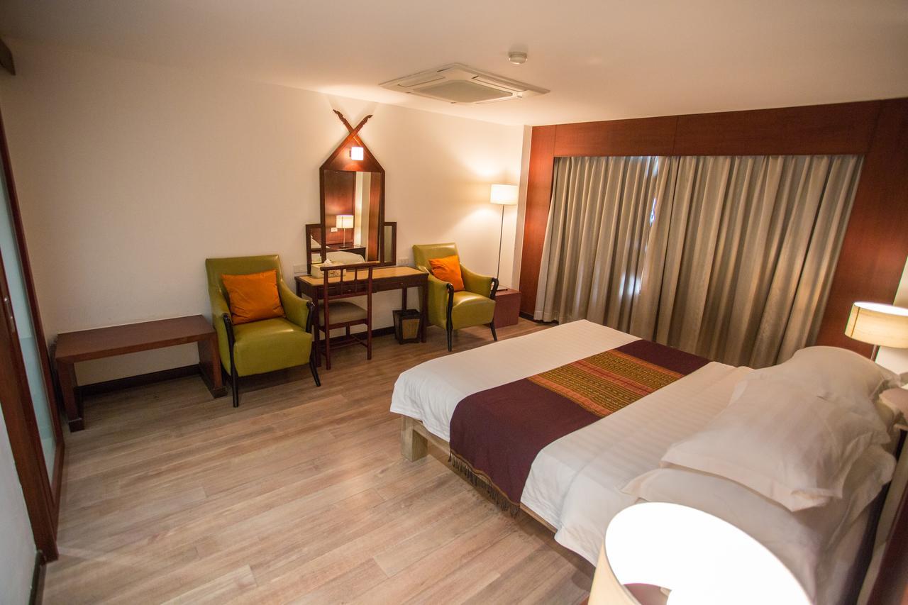 Seeharaj Hotel Uttaradit Bagian luar foto