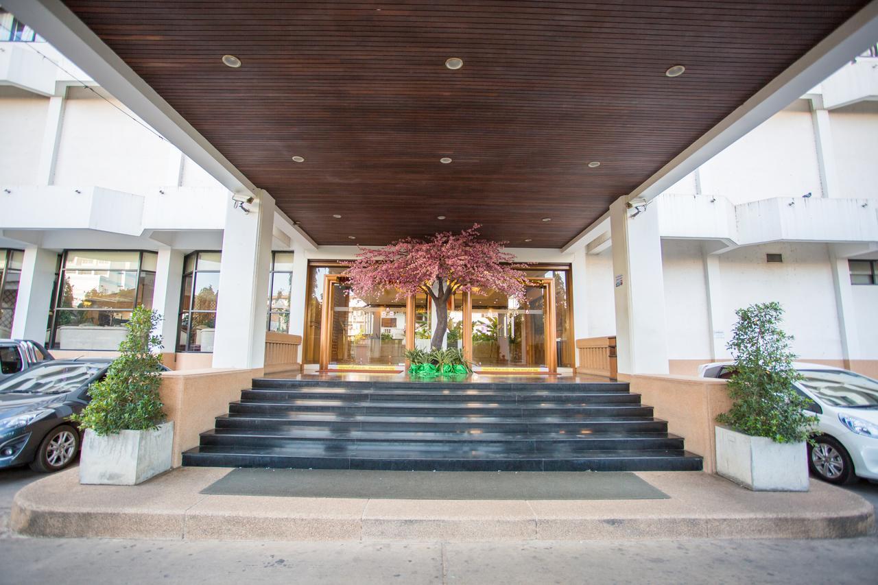 Seeharaj Hotel Uttaradit Bagian luar foto